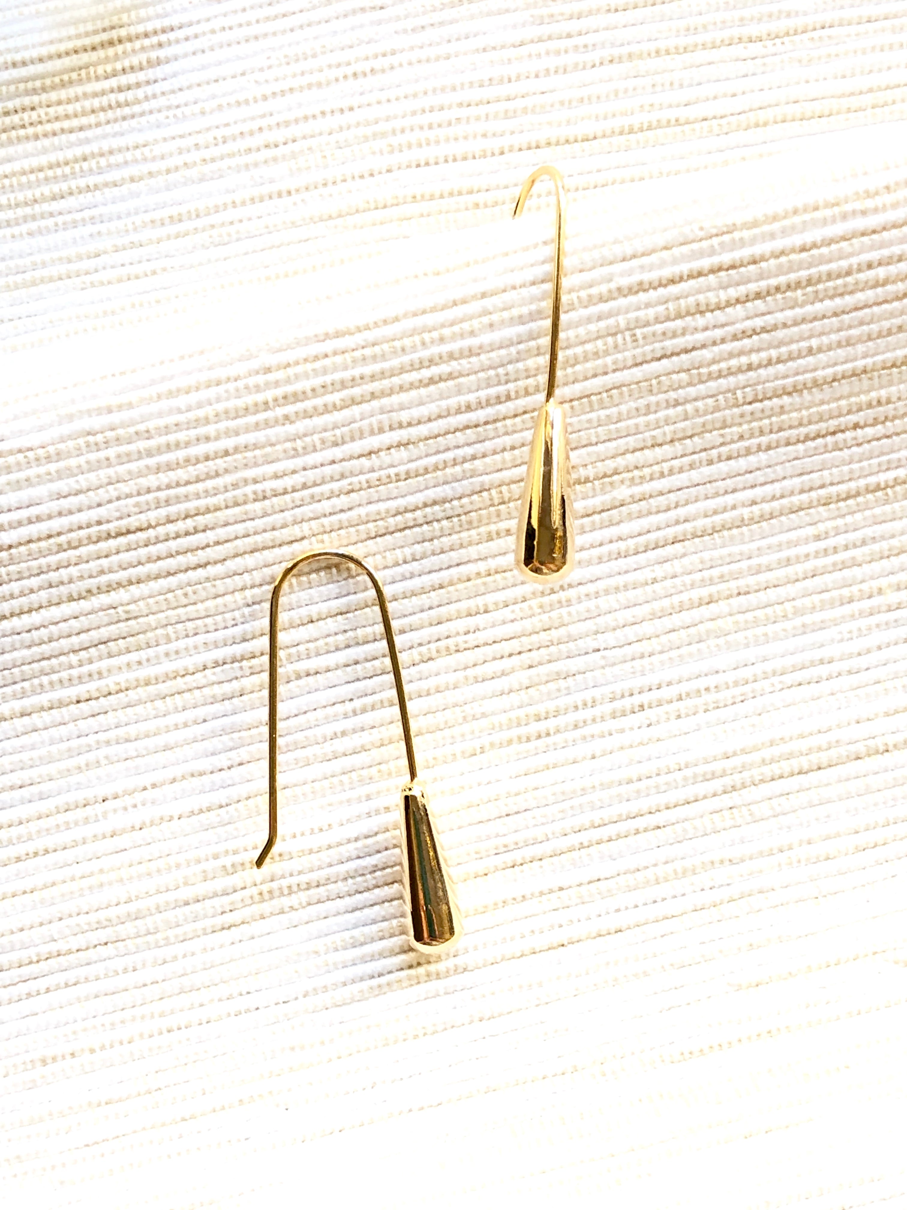 Scandinavian Teardrop 10k Gold  Earrings