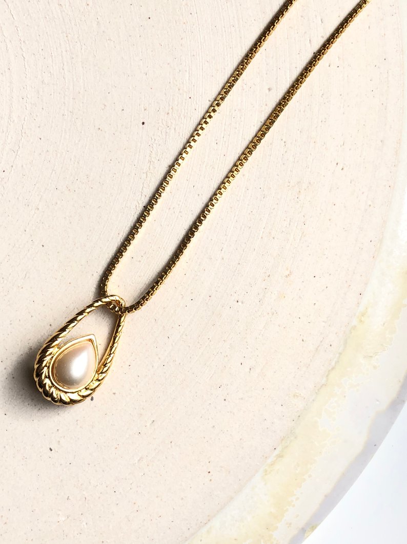 Double Side Teardrop Black & White 18k Gold Plated Pendant Necklace