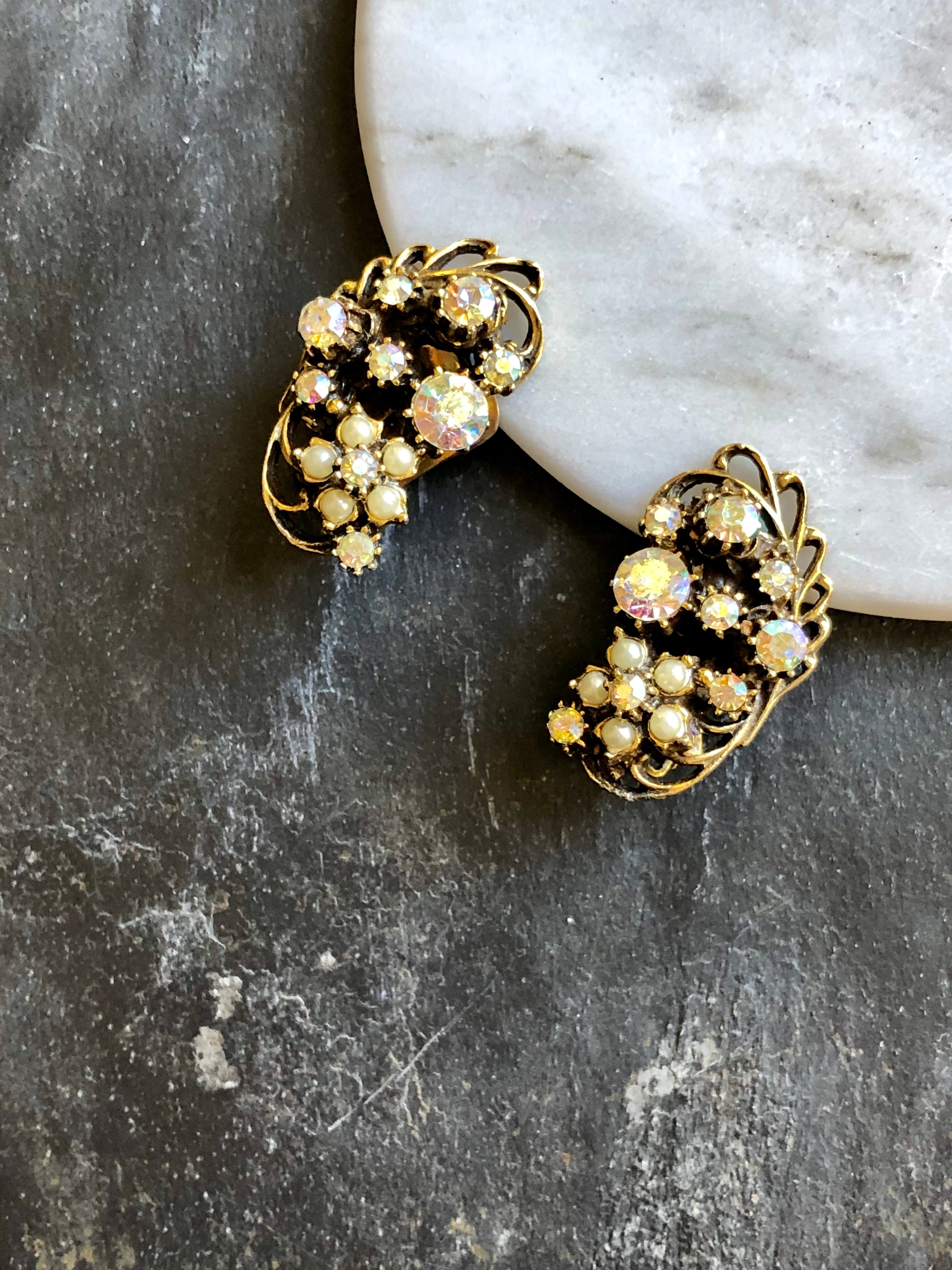Flokenza Sparkeld Floral Antique Gold Finished Cluster Earrings