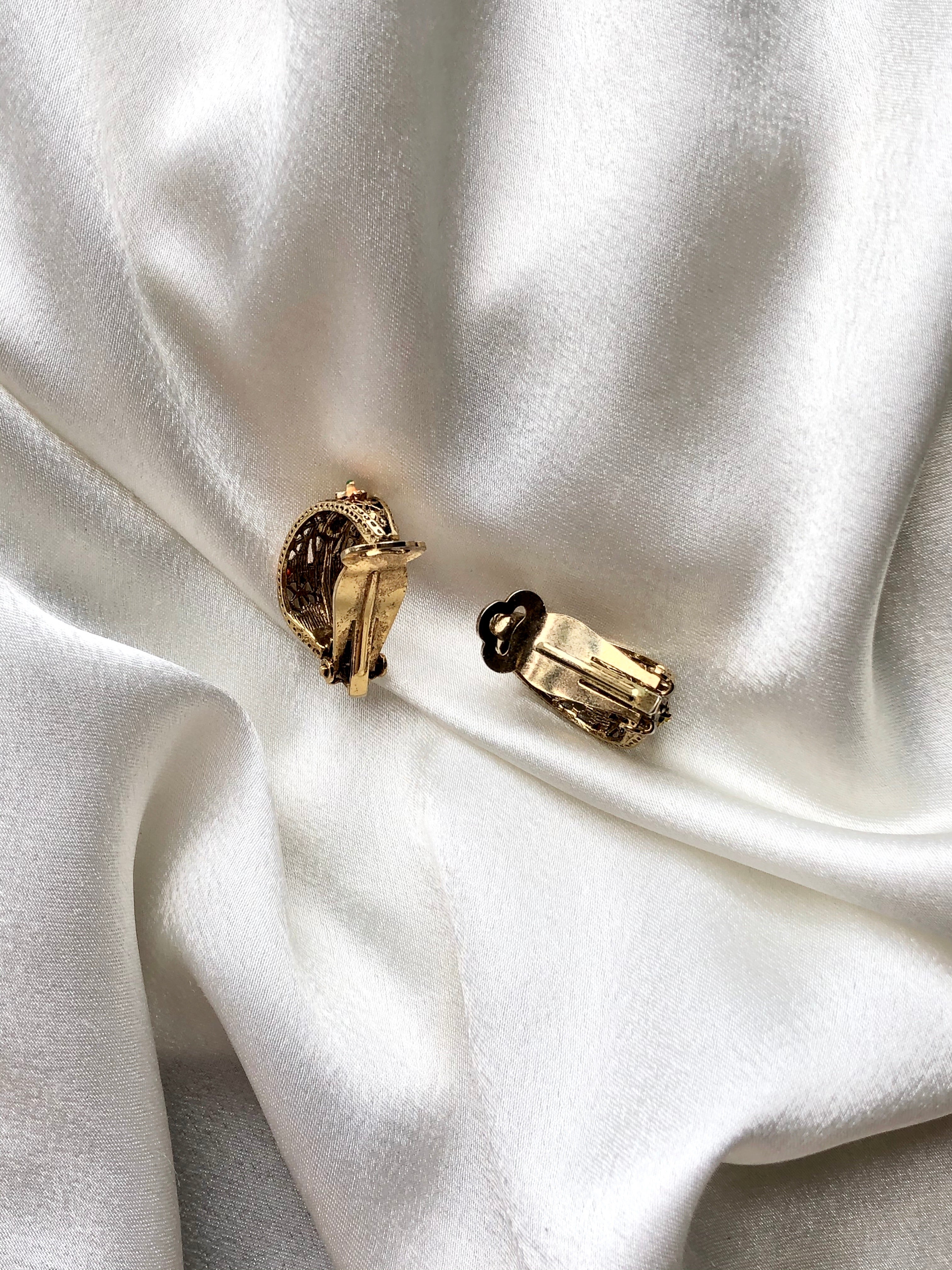 Vintage 70s Bergamot Antique Gold Embossed Half Hoop Clip-on Earrings