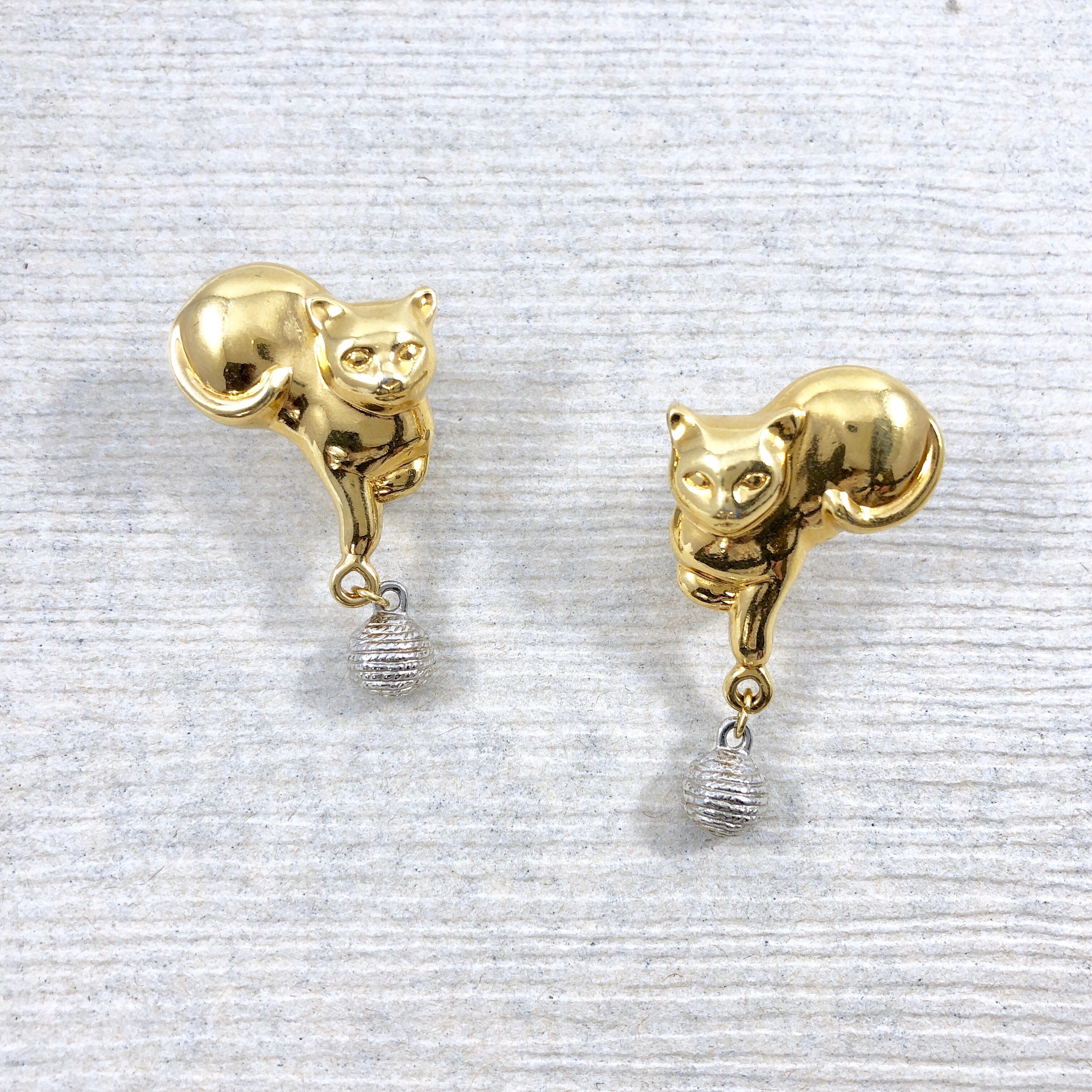 Vintage Gold Cat with Dangle Wool ball Earrings