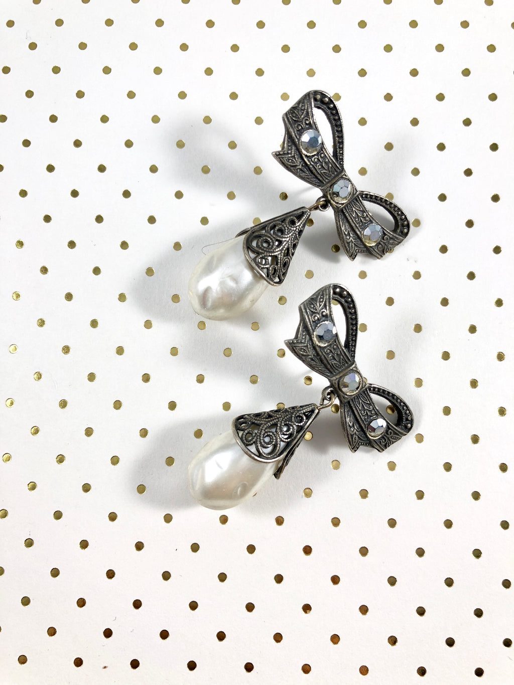 Vintage 70s Antique Bow Dangle baroque Pearl Earrings