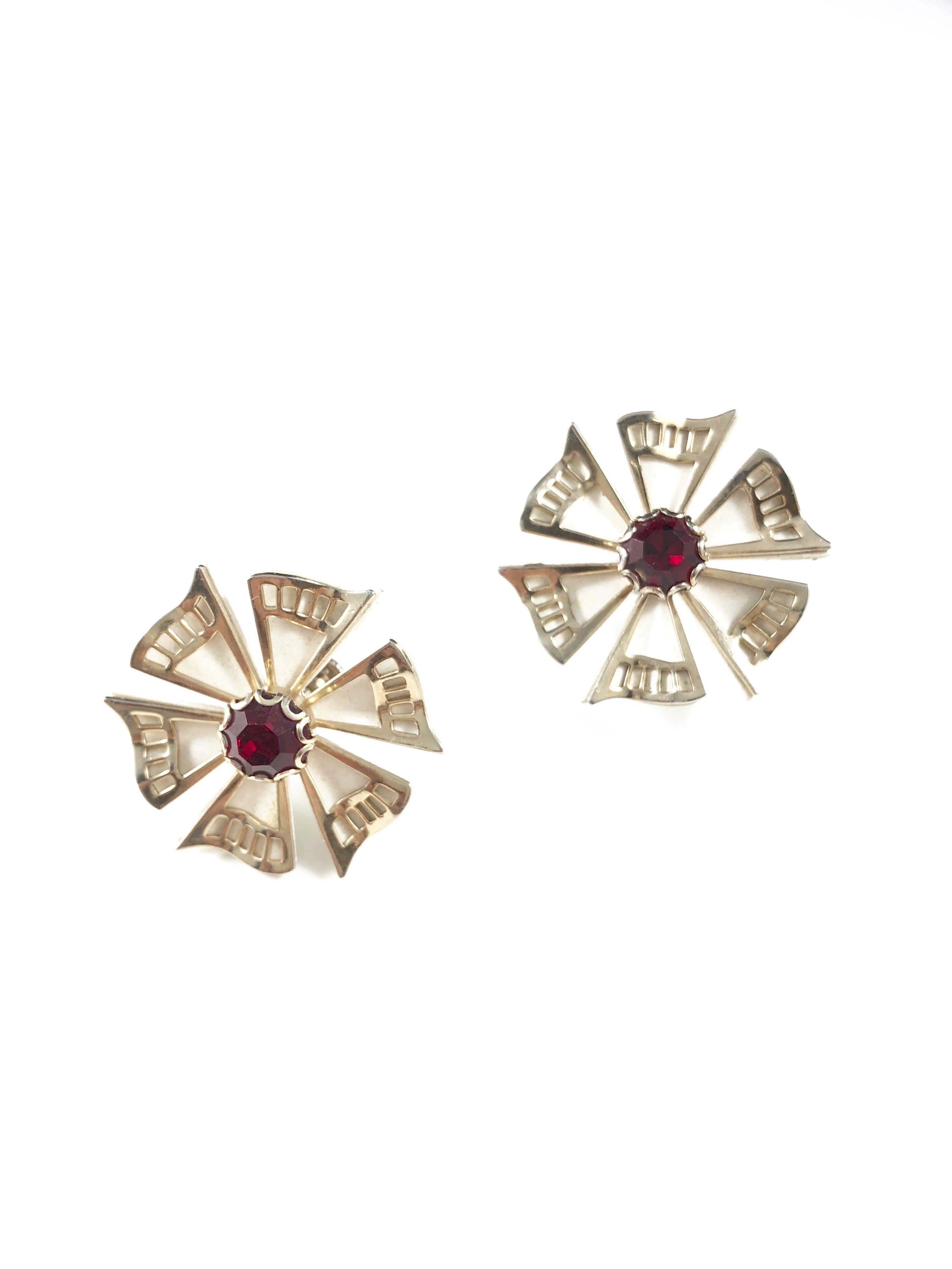 Vintage 70s Pinwheel Ruby Jewel Earrings