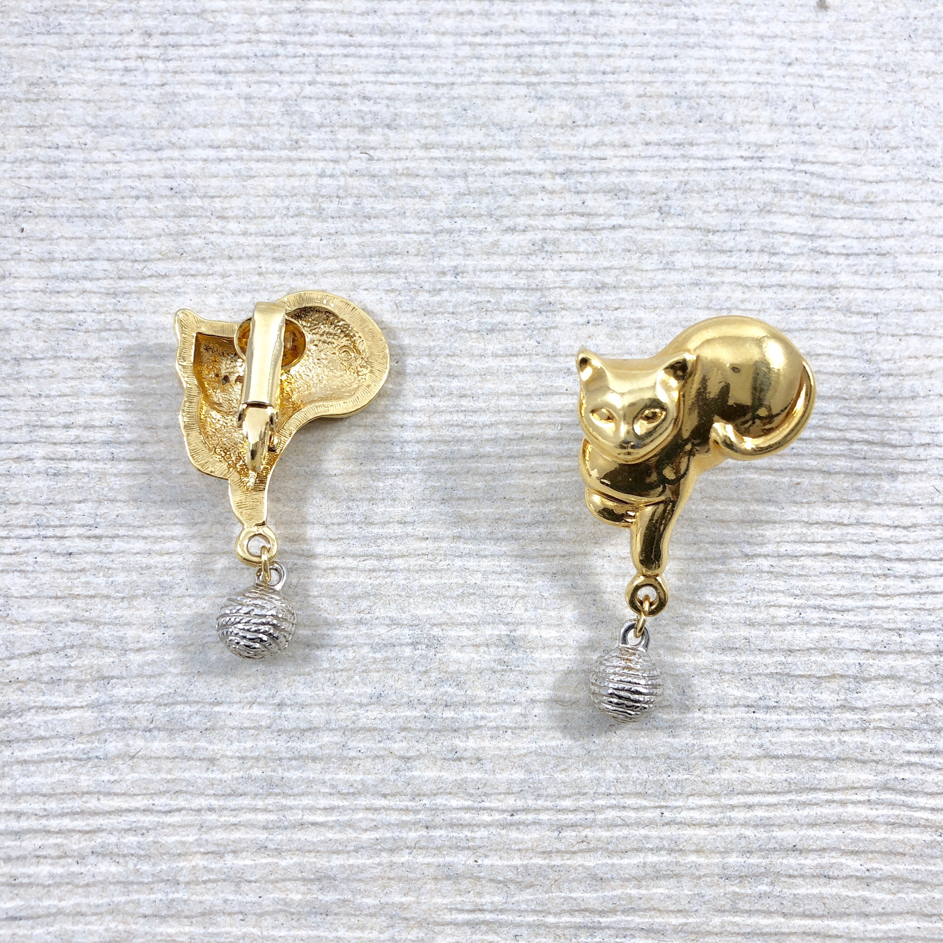 Vintage Gold Cat with Dangle Wool ball Earrings