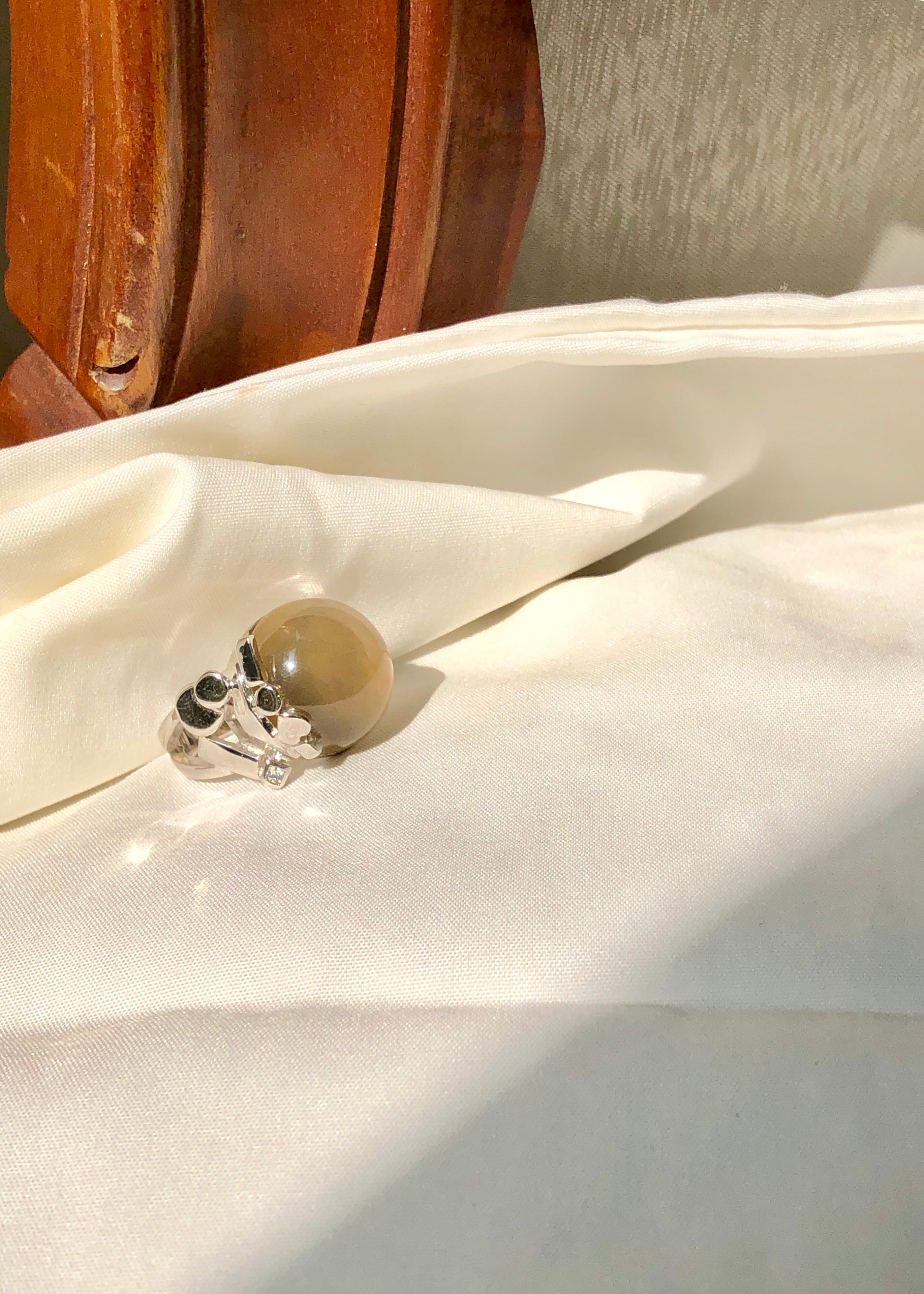 Apple Gummy Opaque Star Moonstone Ring