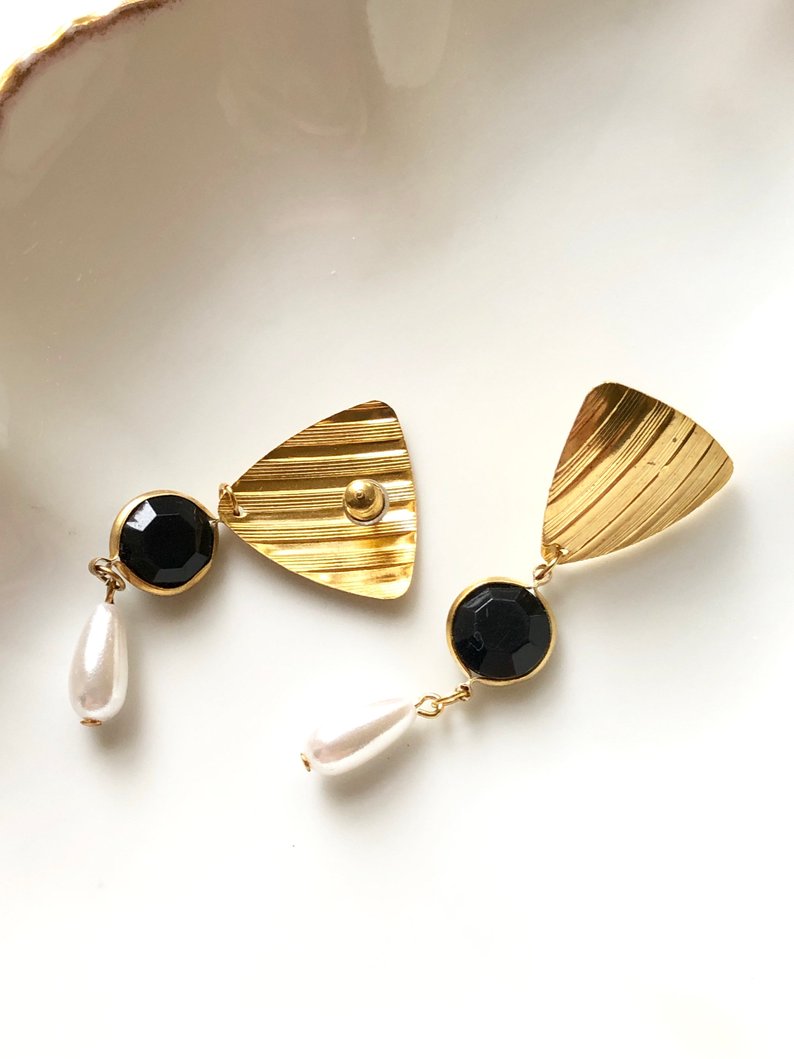 Teardrop Pearl & Black Gemstone Gold Dangle Earrings