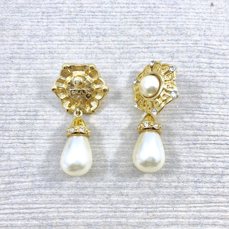 Chanel Vintage 1980s Classic Gold Framed Pearl Earrings