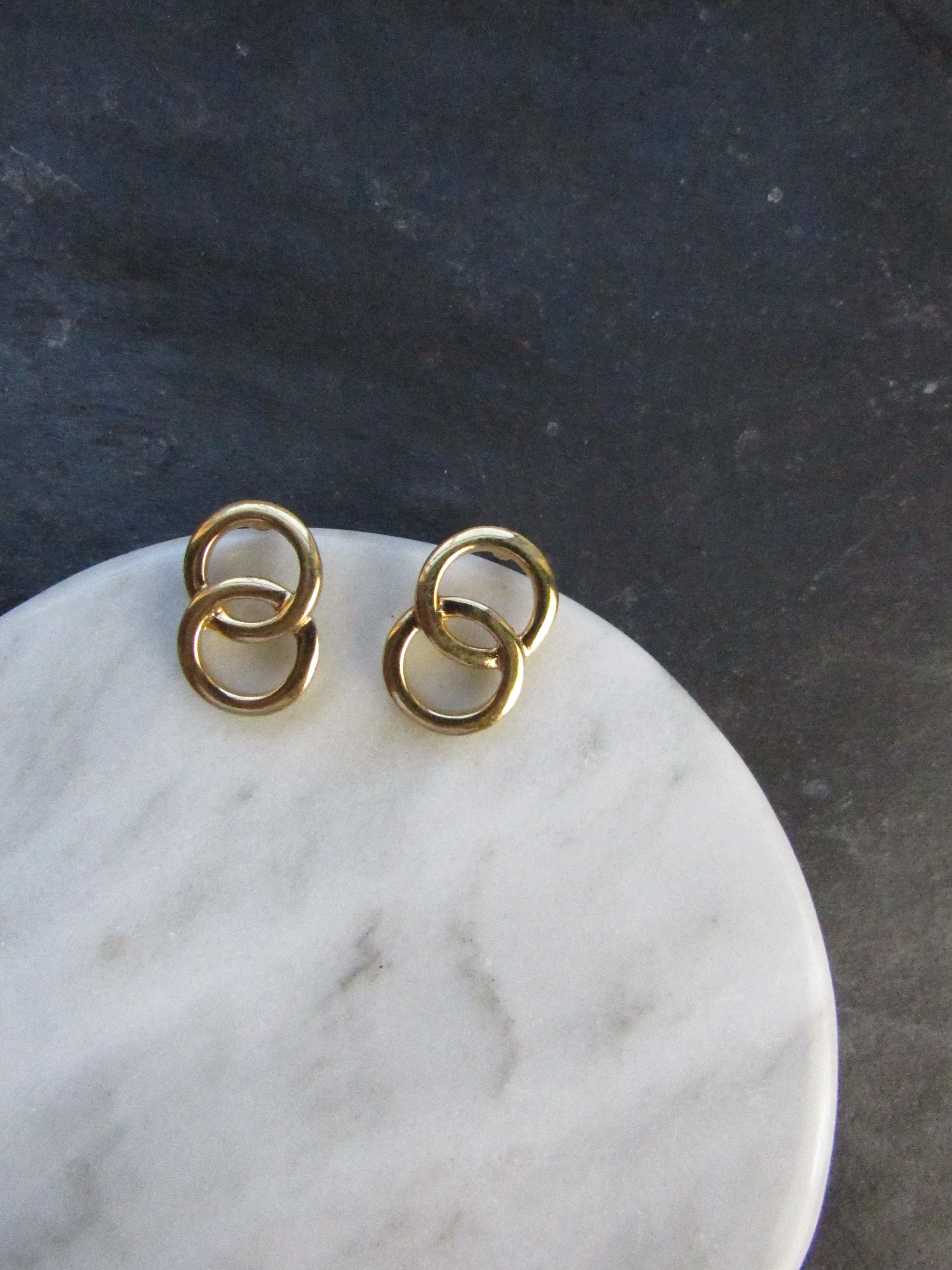 Twin Interlocking Circles Gold Pierced Earrings