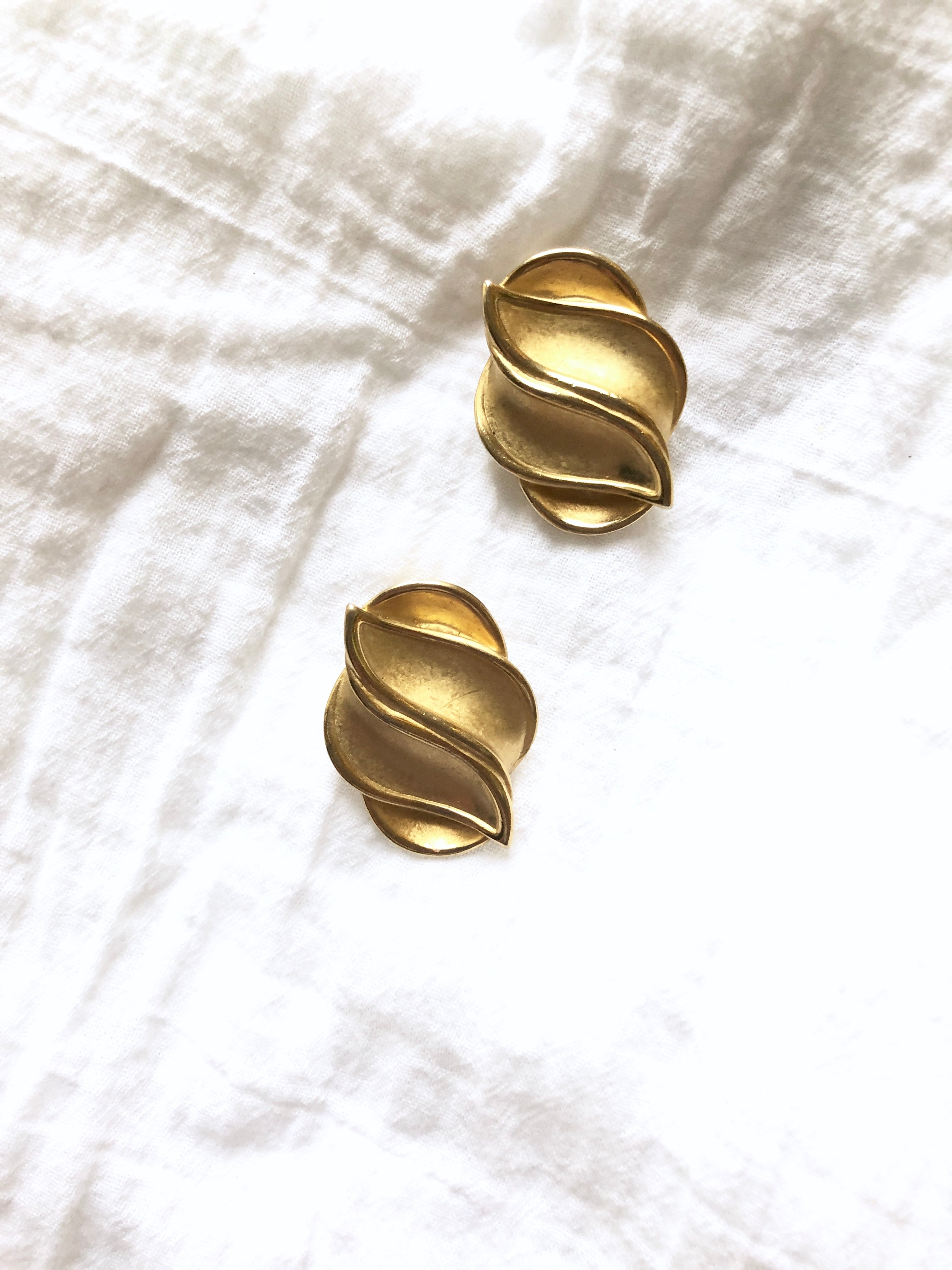 Wrinkle Surface Oval Gold Statement Earrings